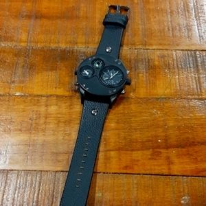 Oulm "steampunk " style watch